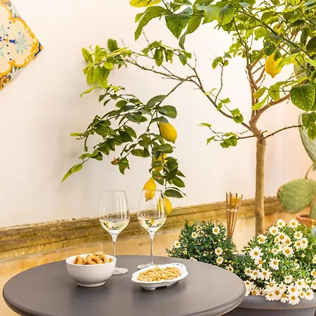 Couette-café Dimora Le Tre Muse 4*