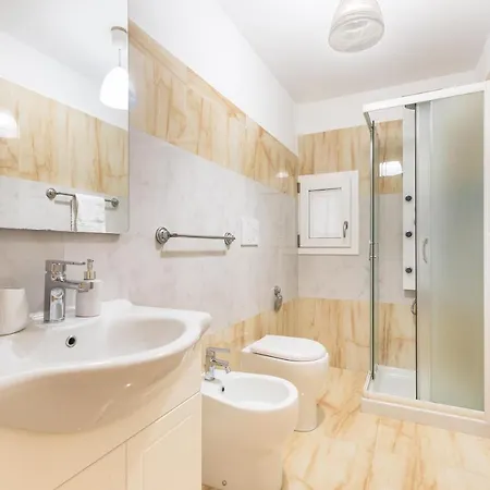 Dimora Le Tre Muse Bed & Breakfast 2*