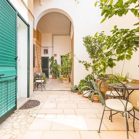 Couette-café Dimora Le Tre Muse Lecce